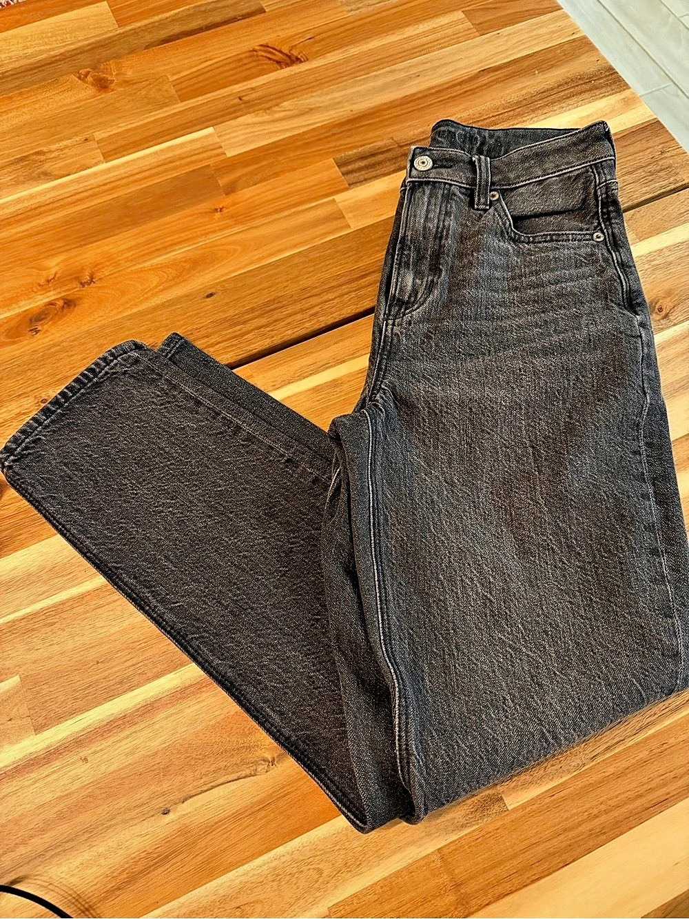 American Eagle Strigid Skinny Jeans in Black Waist US 2 Short.